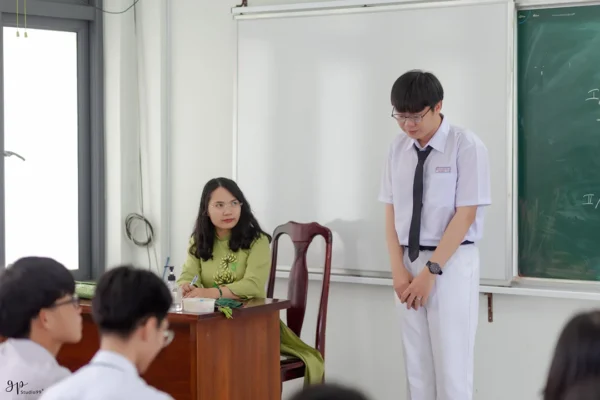 ky yeu 12 28 thpt phan chau trinh da nang 56