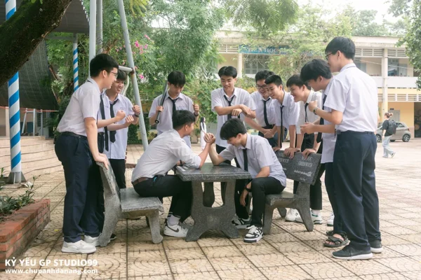 ky yeu 12 5 thpt hoa vang 104