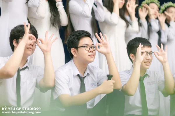 ky yeu 12 5 thpt hoa vang 84