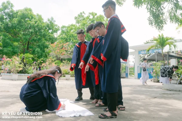 ky yeu 12 10 thpt nguyen thuong hien da nang 34