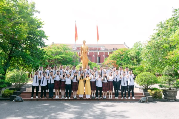 ky yeu quoc hoc hue 14