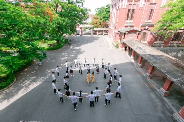 ky yeu quoc hoc hue 18