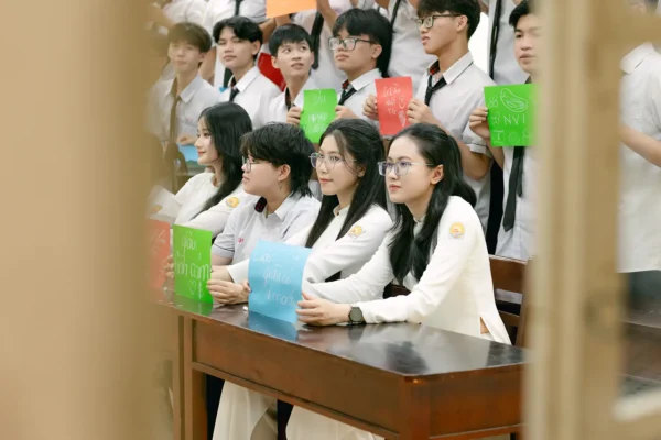 ky yeu quoc hoc hue 63