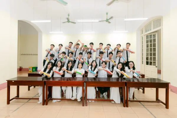 ky yeu quoc hoc hue 74