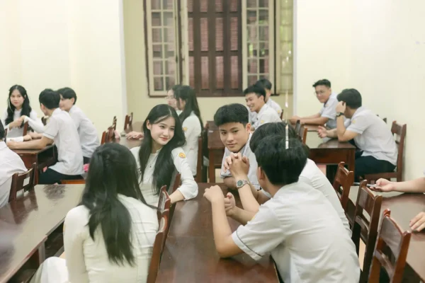 ky yeu quoc hoc hue 76