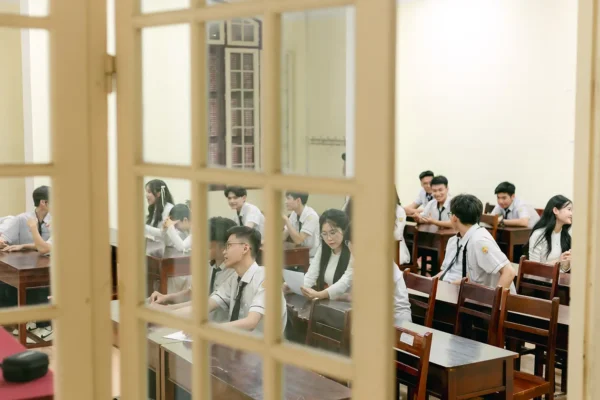 ky yeu quoc hoc hue 77