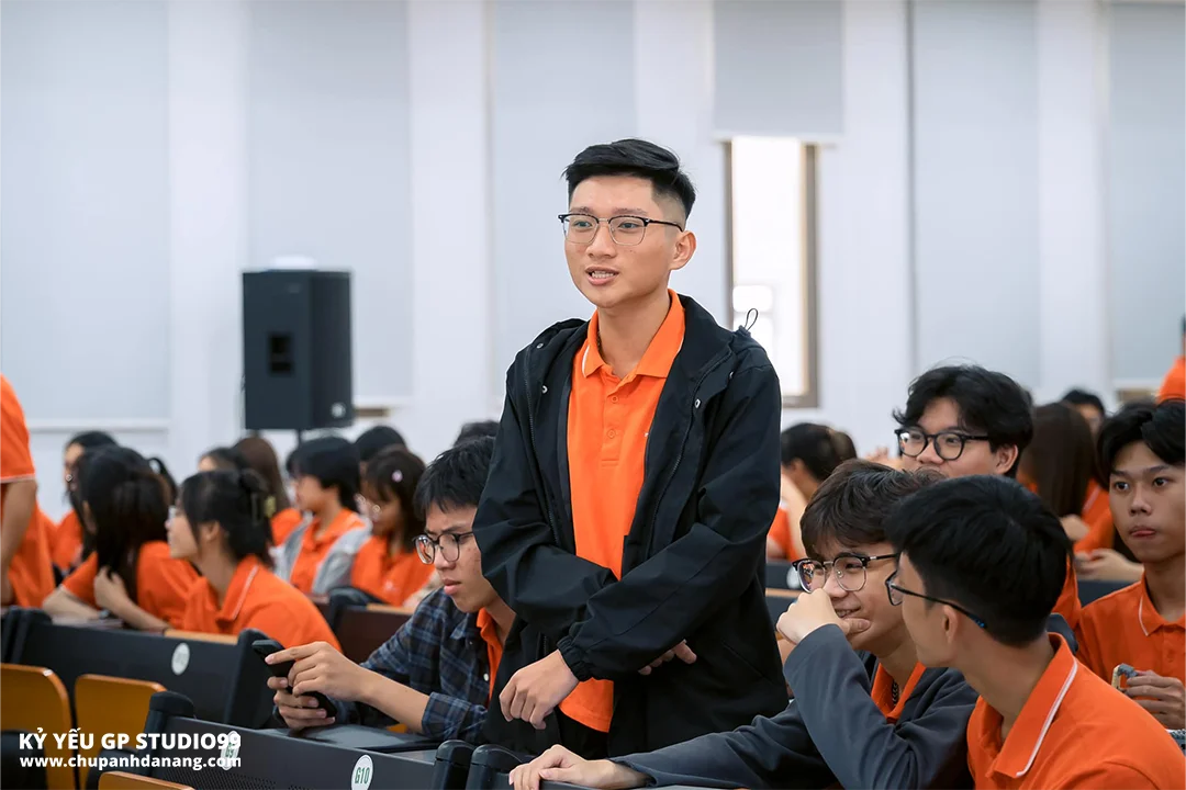 Khó khăn trong việc thích nghi môi trường mới - Kỷ yếu Đà Nẵng GP Studio99